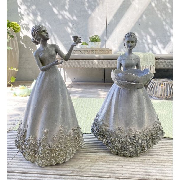 Pige skulpturer til haven